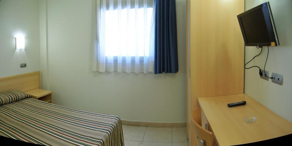 Hotel Blauet By Bossh Hotels เอลปรัตเดยูเบรกัต ภายนอก รูปภาพ