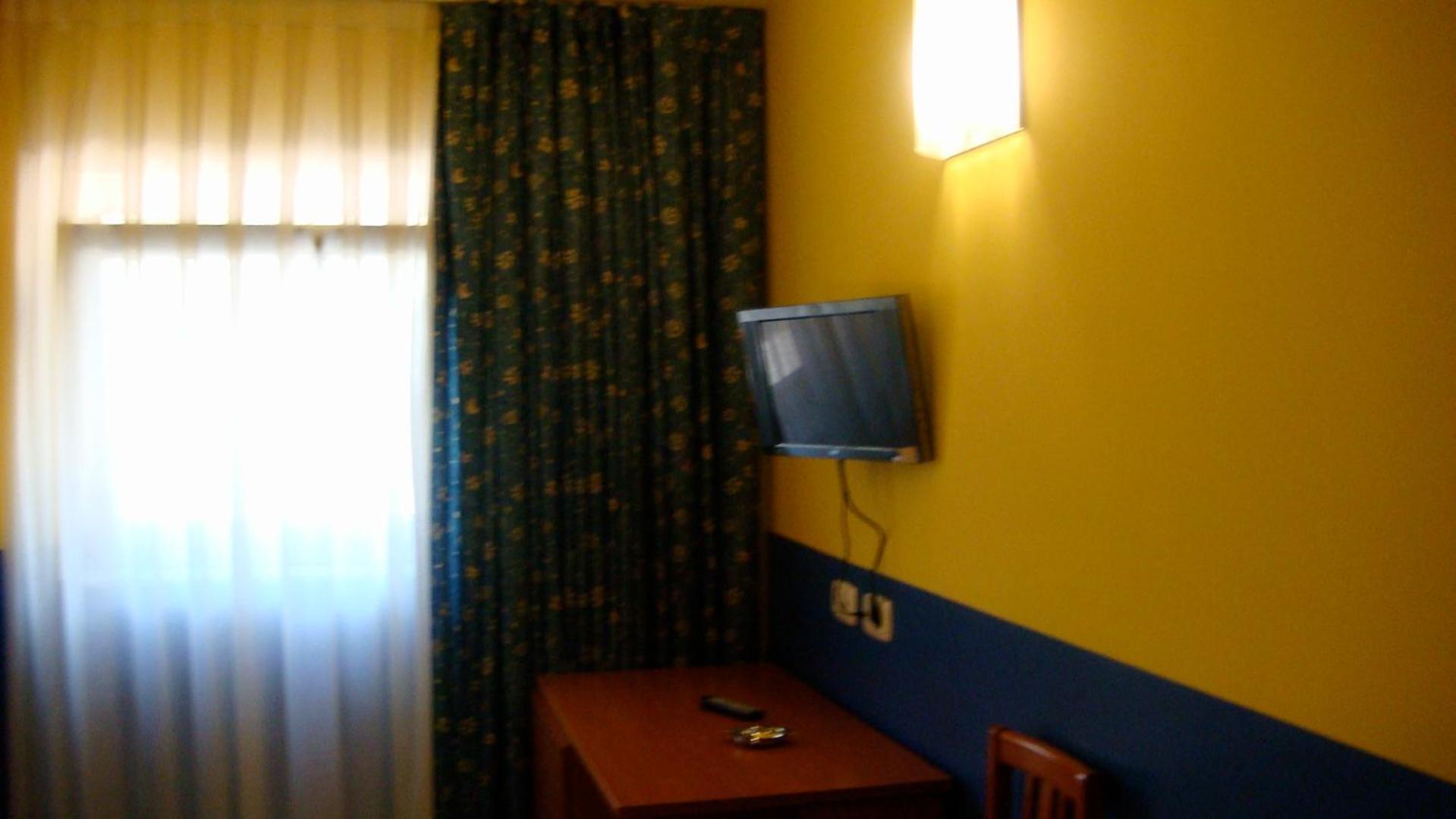 Hotel Blauet By Bossh Hotels เอลปรัตเดยูเบรกัต ภายนอก รูปภาพ