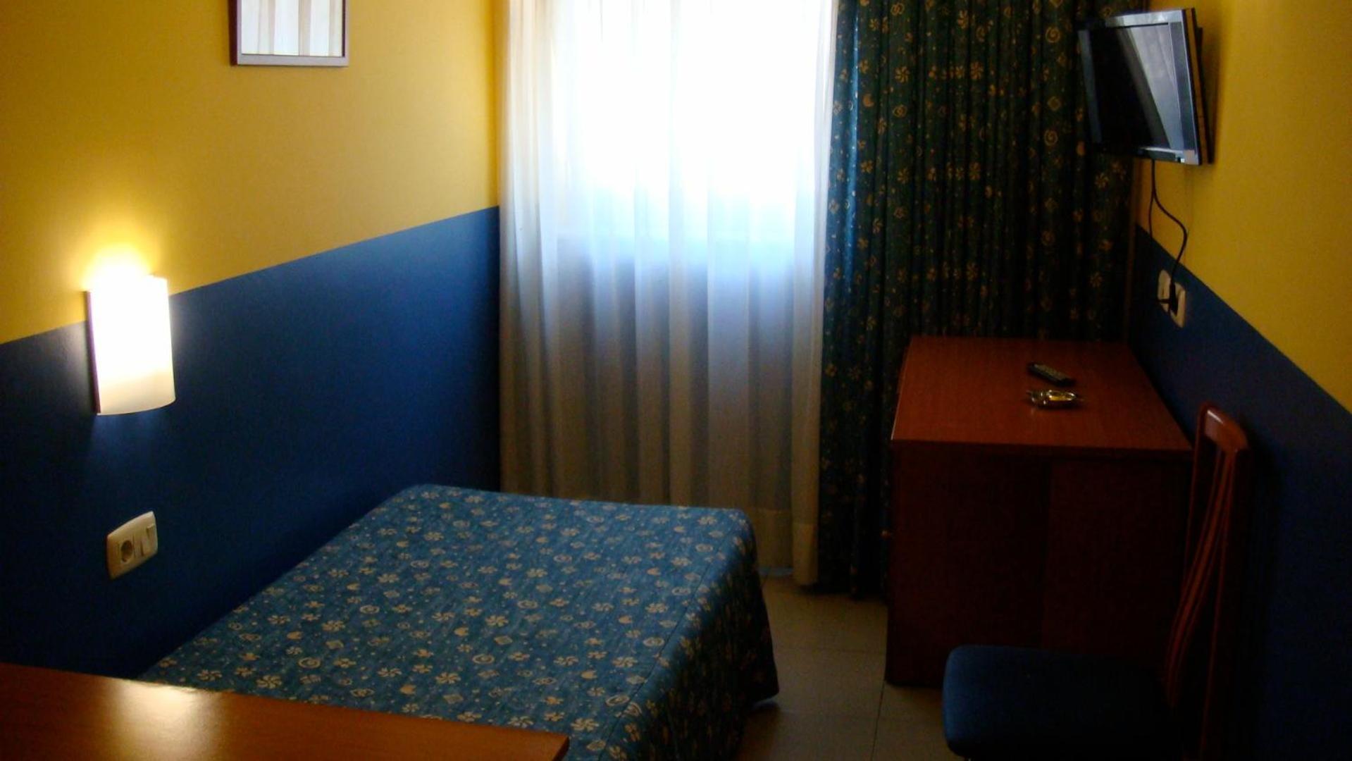 Hotel Blauet By Bossh Hotels เอลปรัตเดยูเบรกัต ภายนอก รูปภาพ