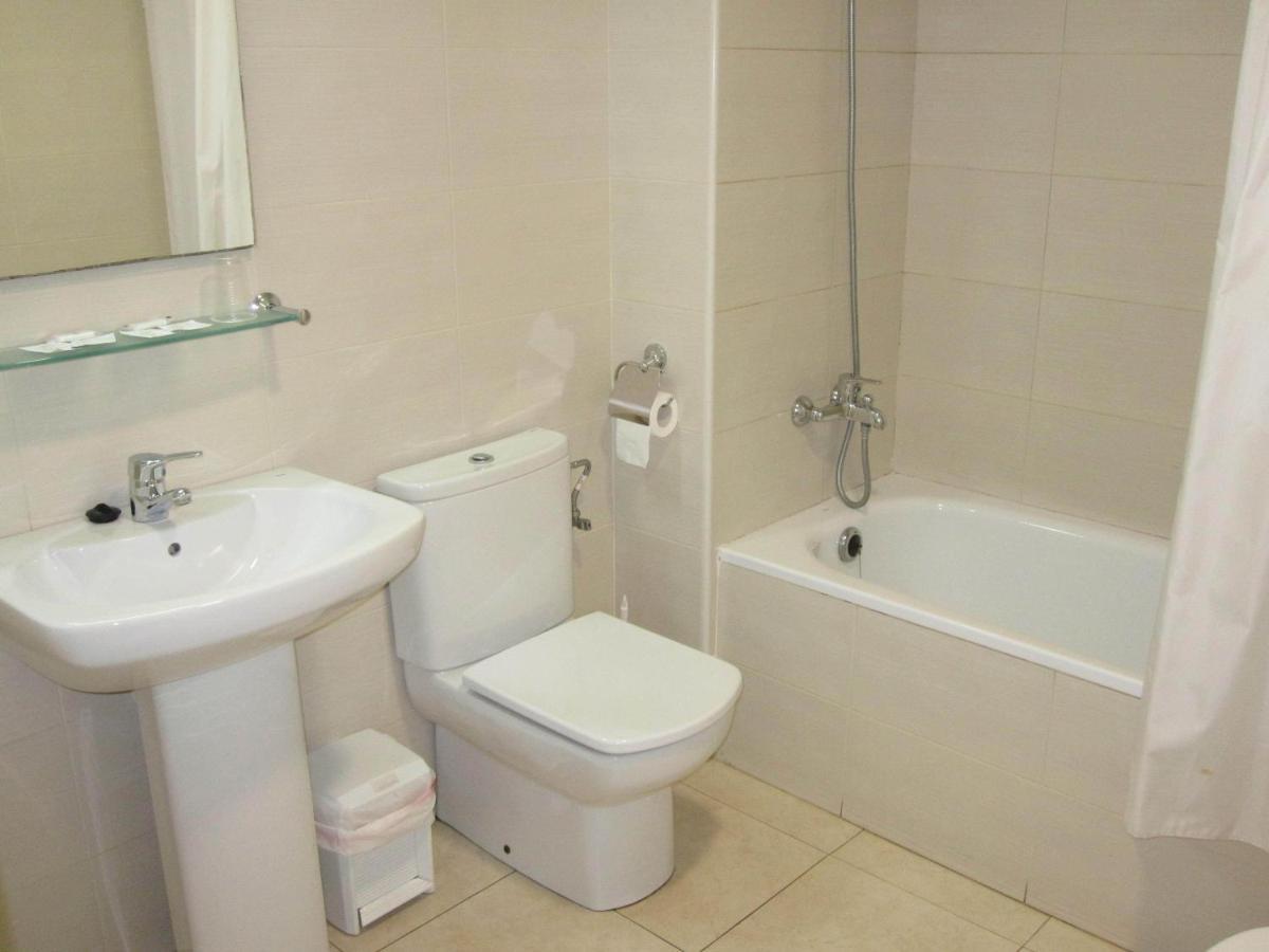 Hotel Blauet By Bossh Hotels เอลปรัตเดยูเบรกัต ห้อง รูปภาพ